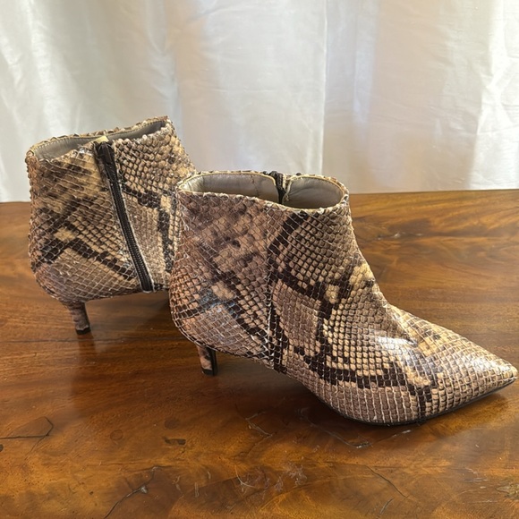 NEW!! Cordani Garvie Python Snake print bootie - Picture 5 of 5